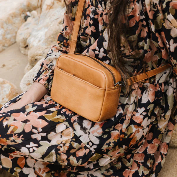 HEAD IN THE CLOUDS BAG- OLIVE