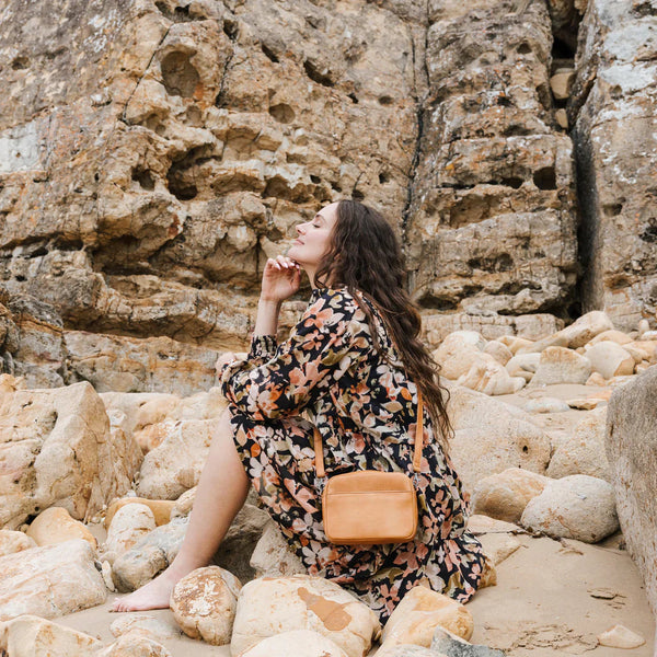 HEAD IN THE CLOUDS BAG- OLIVE