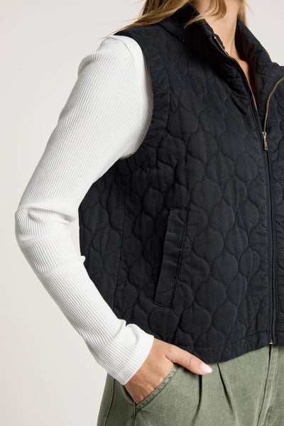 SANSI QUILTED CROP VEST - BLACK