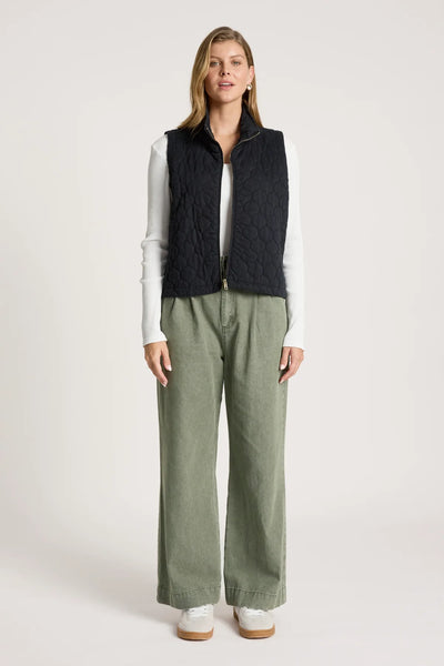 SANSI QUILTED CROP VEST - BLACK