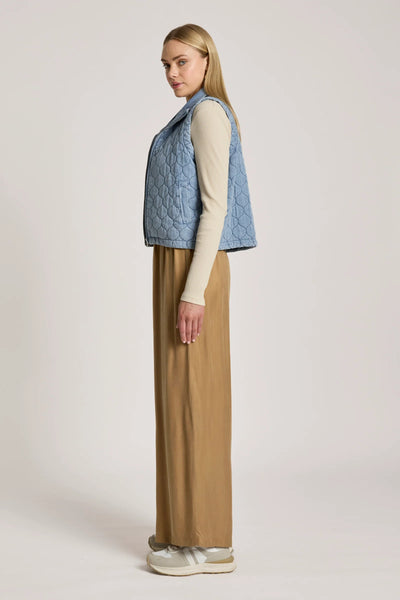 SANSI QUILTED CROP VEST - DENIM